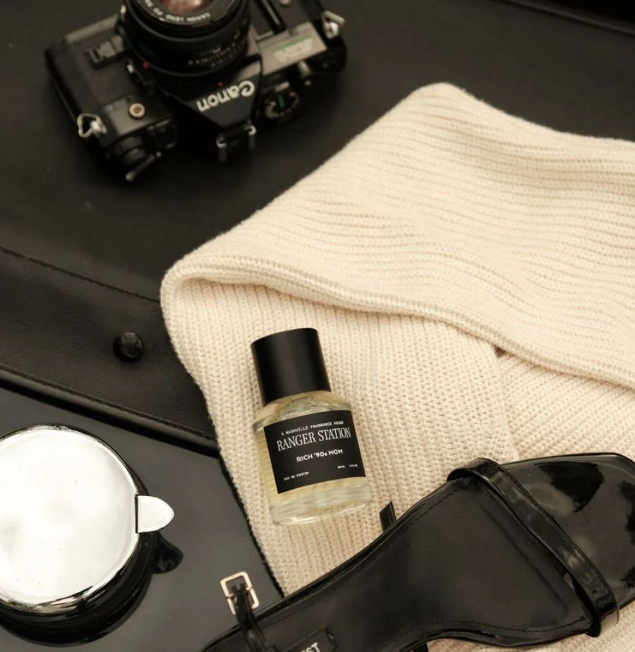 STUDIO RESERVE: RICH '90s MOM PERFUME - Image 5